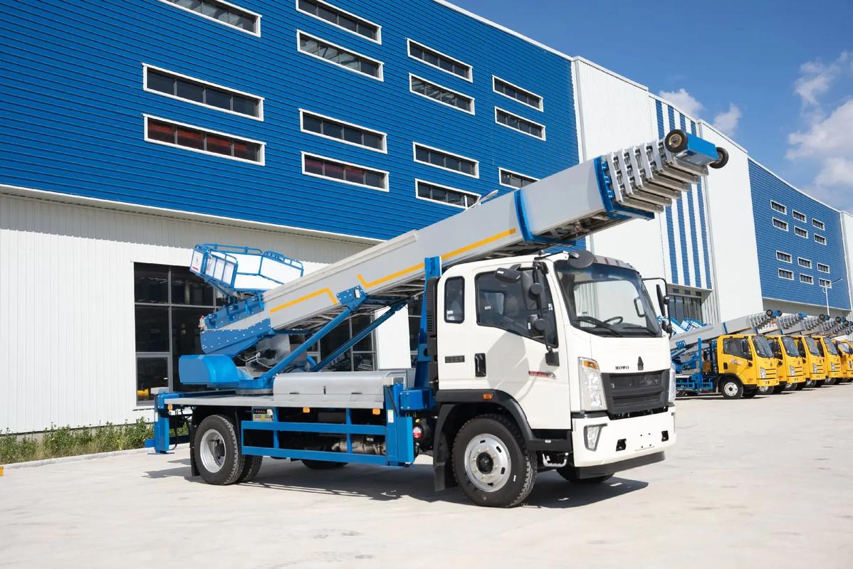 红毛镇出租云梯车高空作业车 建筑垃圾搬运